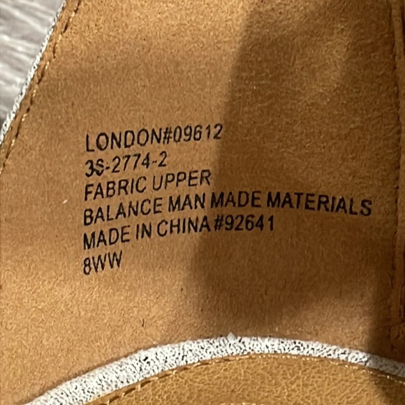 NEW Comfortview Silver Ruffle Wide London Wedge Espadrille Ankle Strap 8… - Picture 7 of 13